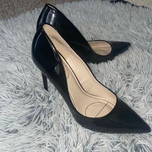 SEXY PATENT BLACK PUMPS SIZE 8.5